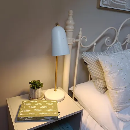 Creeslough 2-Bed Cottage Sleeps 4 & Pet Friendly Ferienhaus *