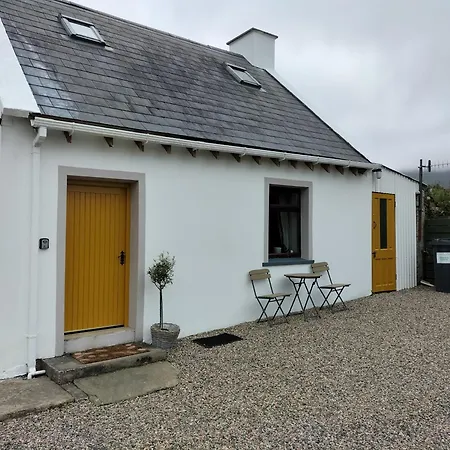 - 2 Bed - Pet Friendly - Garden Holiday home *